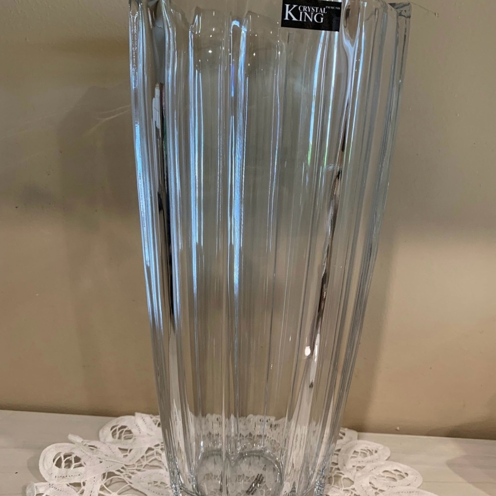 Beautiful Crystal King Vase BNIB 11”